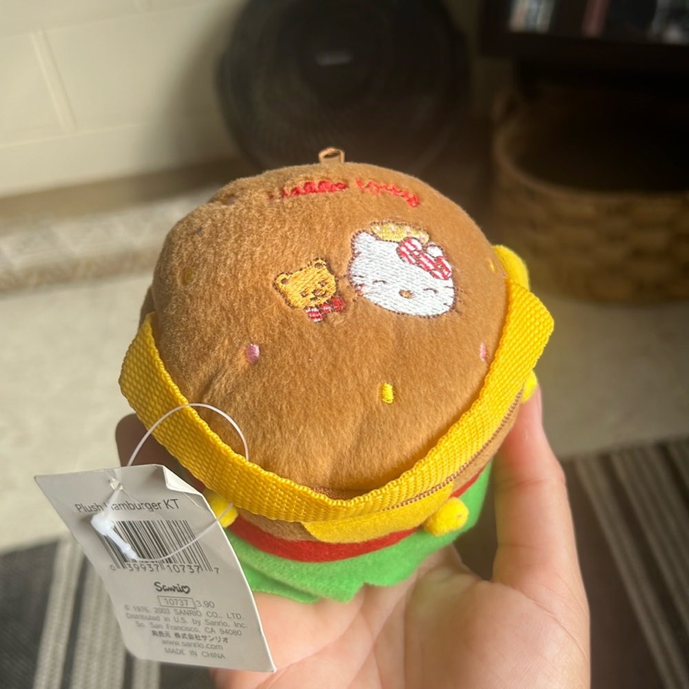 SANRIO HELLO KITTY Zipper PLUSH HAMBURGER Girls Mini Purse Keeper 3" Tall